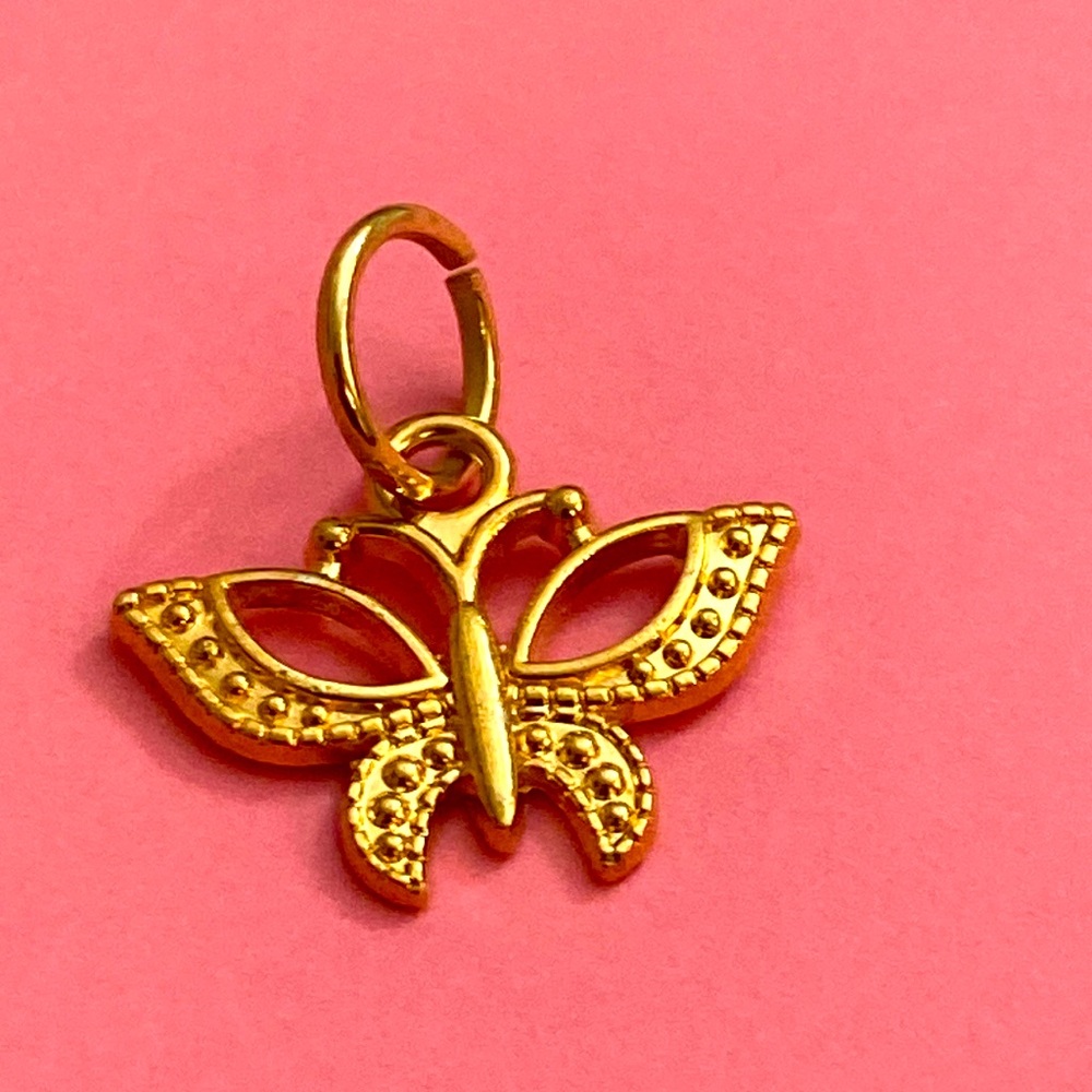5/$10❤️❤️❤️NEW ROSEGOLD TONE ALLOY BUTTERFLY CHARM PENDANT